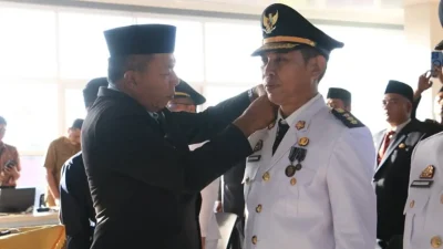 Hari Pertama Berkantor, Camat Rilau Ale Kumpulkan Kades