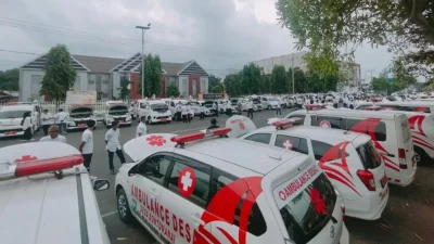 Deretan ambulans desa saat apel siaga di Bulukumba