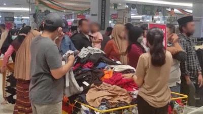 Ilustrasi pengunjung toko di Bulukumba tanpa berbelanja
