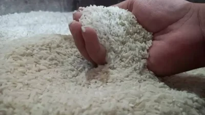 Ilustrasi beras dijual di pasar tradisional Bulukumba