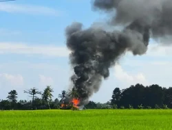 Breaking News : Kebakaran Hanguskan Rumah dan Motor Warga Palambarae