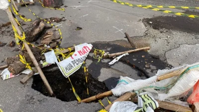 DPRD Soroti Kerusakan Jalan Nasional di Bulukumba