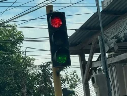 Lampu Merah dan Hijau Nyala Bersamaan, Pengguna Jalan Bingung 