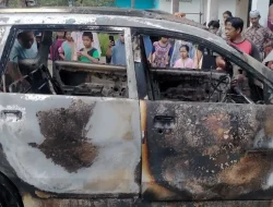 Sedang di las, Mobil Dibengkel Hangus Terbakar