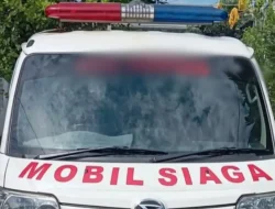 Warga Protes, Mobil Dinas Desa Nongkrong di Warkop