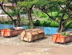 Pedagang Pasar Sentral Keluhkan Bau Busuk Sampah