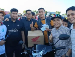 Penonton Yang Dapat Sepeda Motor Laga Bulukumba Lawan Bantaeng