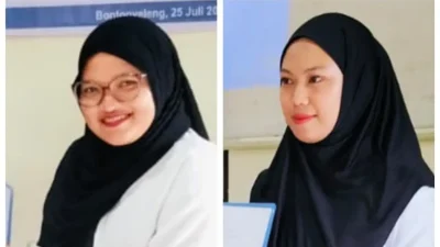 Pelantikan perangkat Desa Bontonyeleng di aula kantor desa