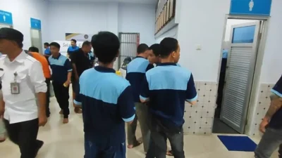 Ratusan napi dan sipir Lapas Bulukumba jalani tes urine dadakan