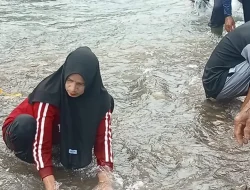 Wanita Tangguh Bontonyeleng Dibalik Aksi Pembersihan Bendungan Induk