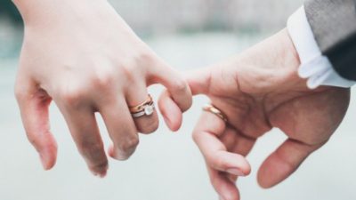 Kades Perempuan Dipergoki Selingkuh,Suami Minta Pria Selingkuhan Lamar Istri