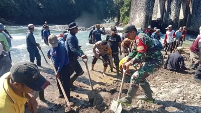 TNI Polri Ikut Pembersihan Sedimentasi Di Bendungan Induk 