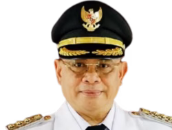 Didemo Ribuan Warga, Bupati Pati Tolak Mundur