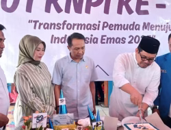 Salurkan Bantuan ke Korban Banjir dan Petugas Layanan Publik di HUT KNPI ke 52