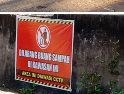 Bau Busuk Tumpukan Sampah Sekitar Pasar Sentral Bulukumba