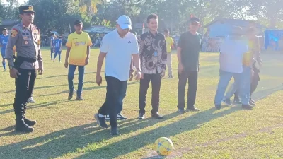 Suasana turnamen sepak bola Bhabinkamtibmas Cup II Polsek Ujung Loe