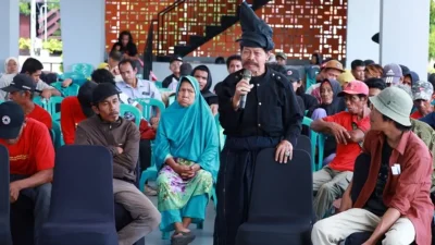 Bupati Bulukumba Andi Muchtar Ali Yusuf meresmikan Panggung Aspirasi di Lapangan Pemuda