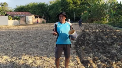 Anggota polisi Samsat Bulukumba dukung program swasembada pangan