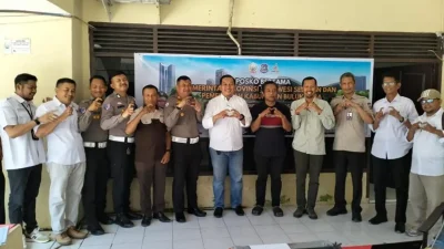 Kepala UPT Bapenda Bulukumba Rudy Ramlan memperkenalkan gerai baru Samsat