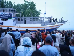 Ritual Annyorong Lopi Tandai Pembukaan Festival Pinisi di Bulukumba