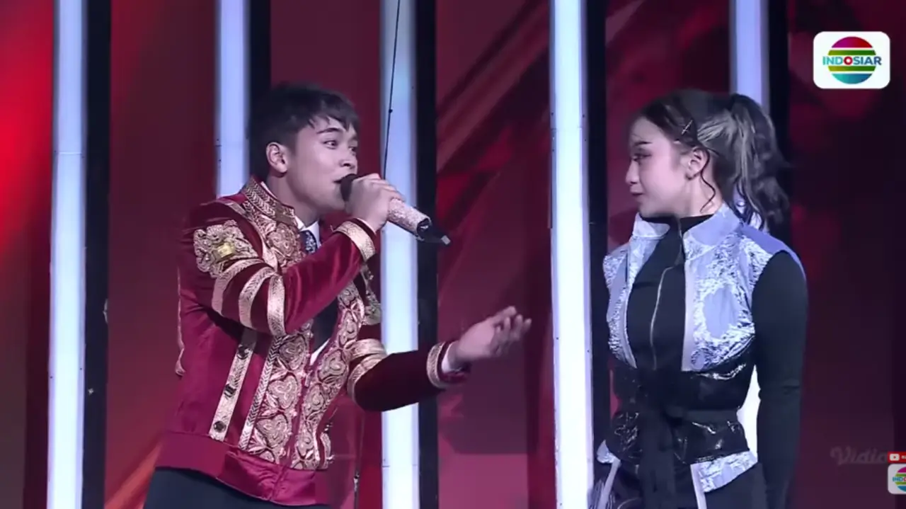 Arbil melantunkan Gadis Malaysia. Foto Indosiar
