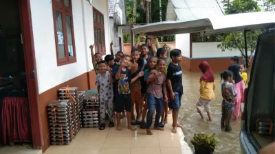 630 ribu porsi makanan telah disalurkan kepada para pengungsi hingga 9 Desember 2025