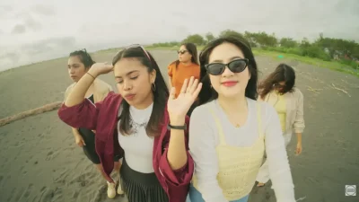 Cuplikan video Badansa