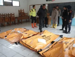 Polda Jabar Operasikan DVI Korban Longsor Pasirlangu