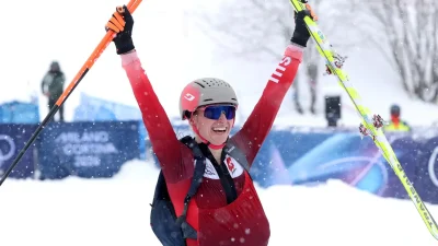 Marianne Fatton dan Oriol Cardona Coll merayakan emas bersejarah ski mountaineering di tengah cuaca ekstrem Milan-Cortina.