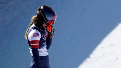 Mikaela Shiffrin melaju kencang di lintasan slalom putri Olimpiade Milan-Cortina 2026.
