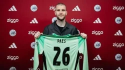 Kiper Timnas Indonesia Ini Resmi Jadi Kiper Utama Ajax Amsterdam Maarten Paes resmi bergabung skuad Ajax Amsterdam
