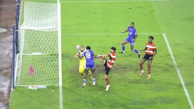 Pemain Persib Bandung pesta gol di Stadion GBLA saat menjamu Madura United.