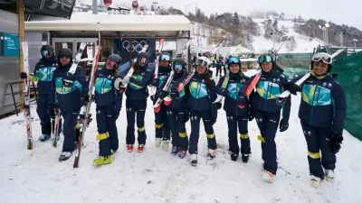 Relawan di Olimpiade Musim Dingin 2025. Foto IOC Media