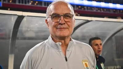 Pelatih Marcelo Bielsa (Uruguay) hadir lagi di PIala Dunia 2026. Foto FIFA