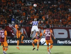 Persib Tetap di Puncak Klasemen Usai Laga Ketat di Segiri