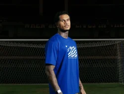 Streetwear Persib Bandung Tembus Kolaborasi dengan Brand Internasional