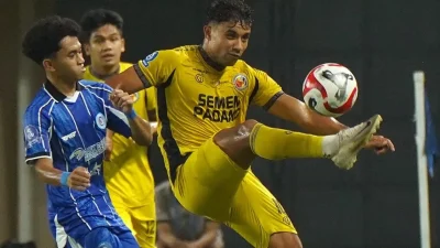 Semen Padang menang 2-0 atas PSBS Biak lewat dua gol Guillermo Fernandez pada laga debut pelatih Imran Nahumarury.