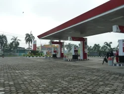 BBM Subsidi di Bulukumba Dibatasi, Petani Bawa Combine ke DPRD